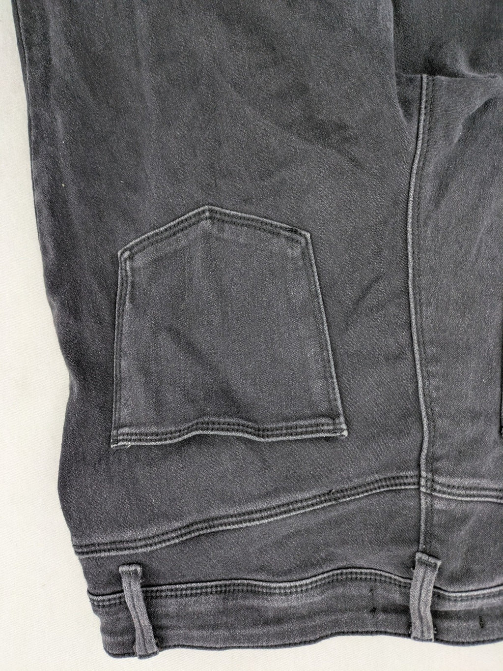 Denim & Co. skinny jeans black washed 5-pocket style with stretch material