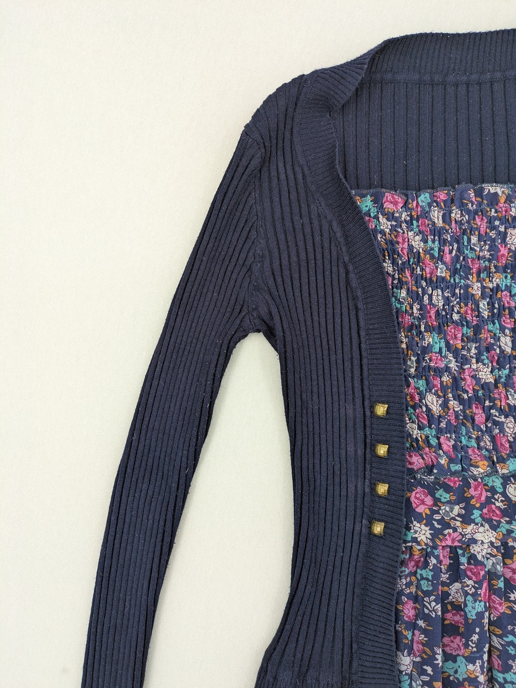 Damen turtle neck jumper dark blue floral ribbed knit with delicate lace hem.