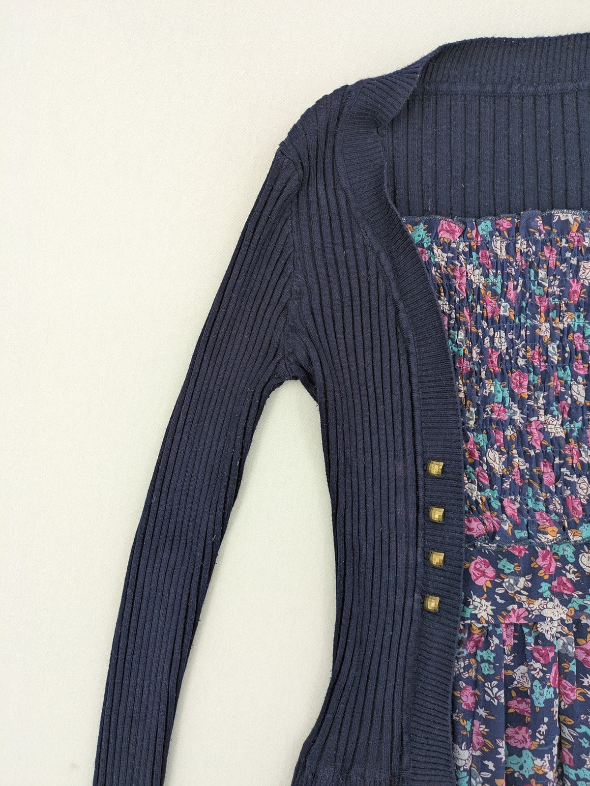 Damen turtle neck jumper dark blue floral ribbed knit with delicate lace hem.