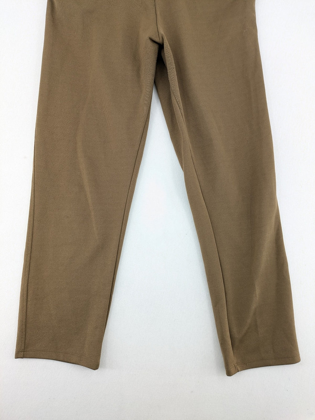 Zara khaki pants pull-on design with elastic waistband and side pockets.