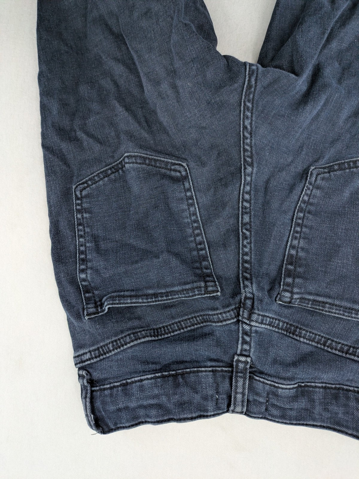 H&M blue skinny jeans high waist with classic 5-pocket design and stretch denim.