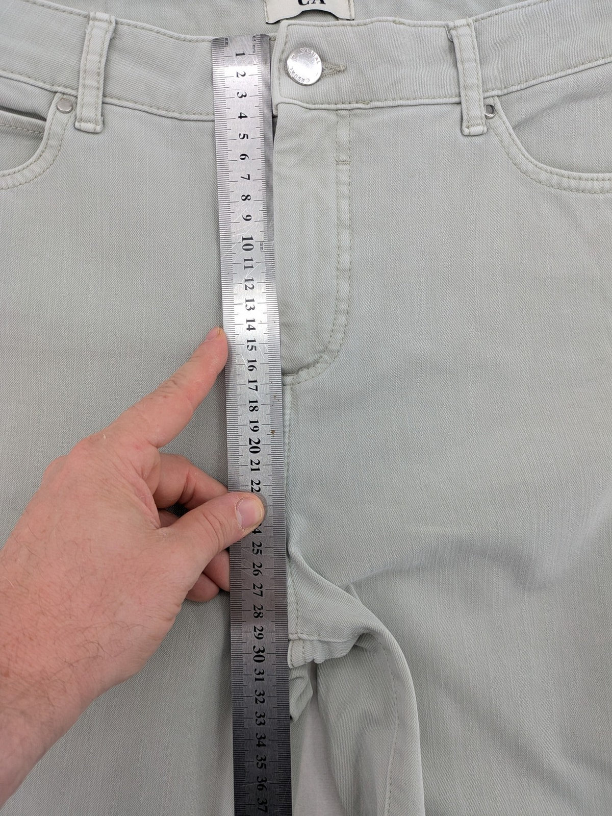 C&A grey slim fit straight jeans with classic 5-pocket design and zipper.