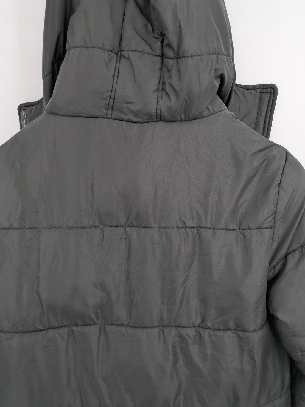 Zeeman grey quilted coat size 38 with hood and side snap buttons.