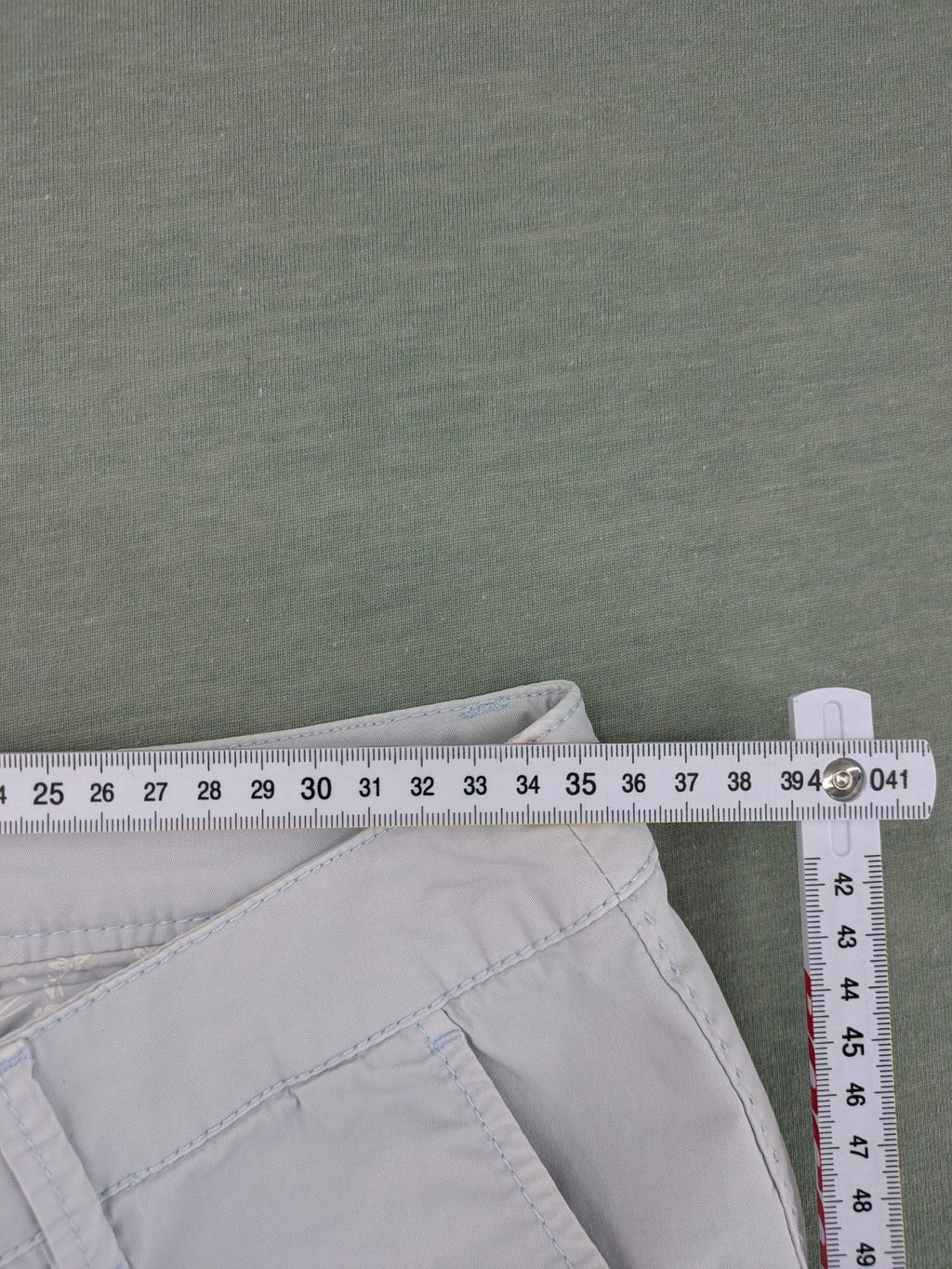 Darling Harbour white chino pants with patterned pocket lining and stretch cotton material.