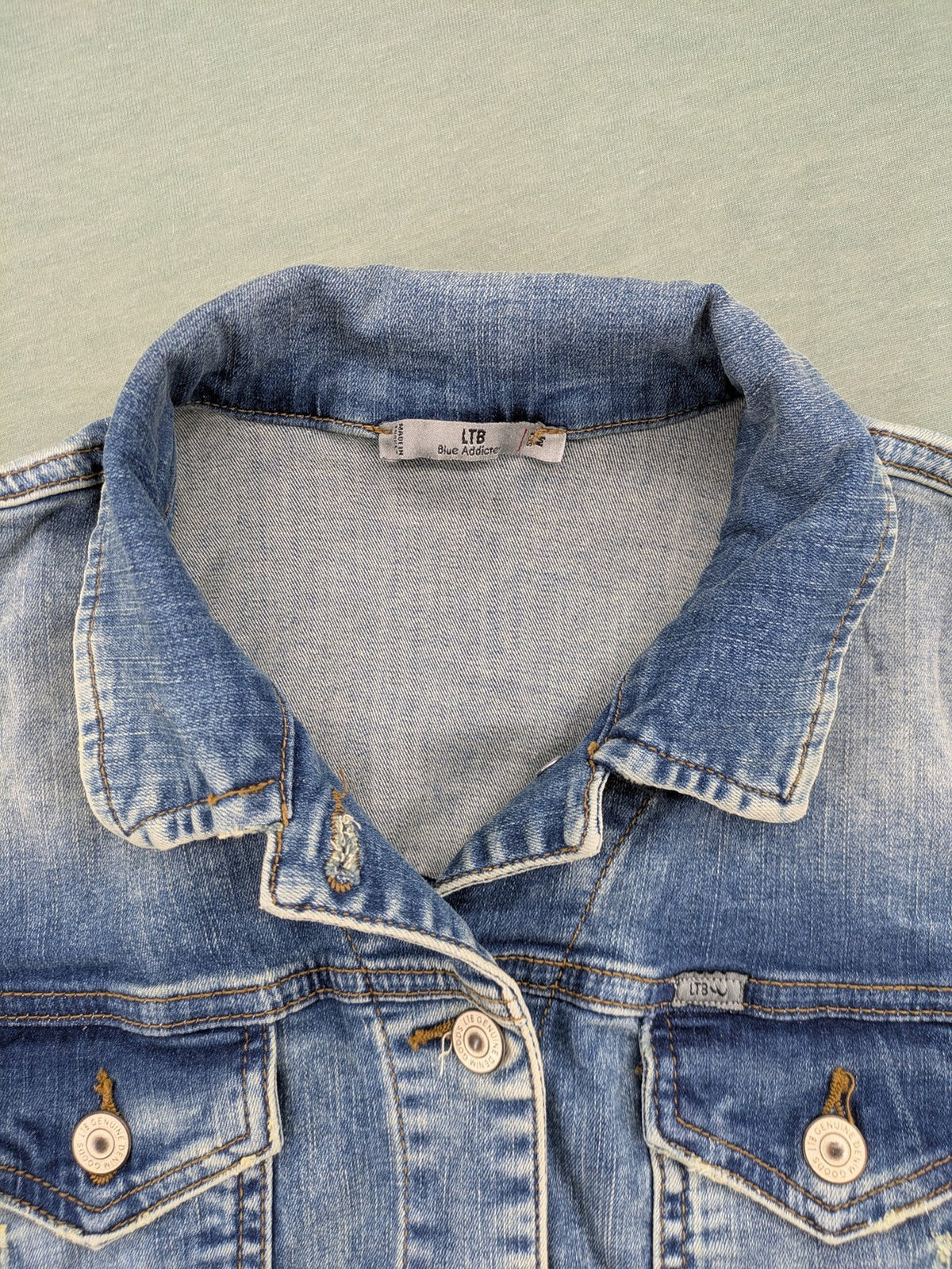 LTB blue denim jacket slim fit used look with button closure and chest pockets