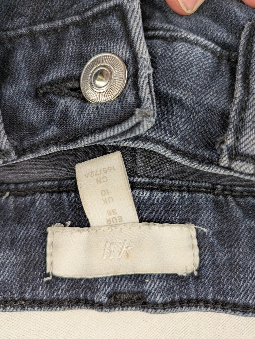 H&M blue skinny jeans high waist with classic 5-pocket design and stretch denim.