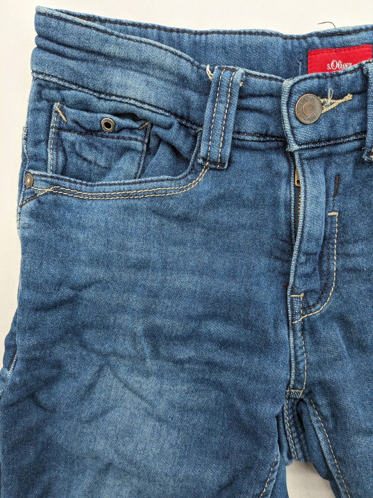 s.Oliver blue straight jeans slim fit with ripped knee details and 5-pocket style