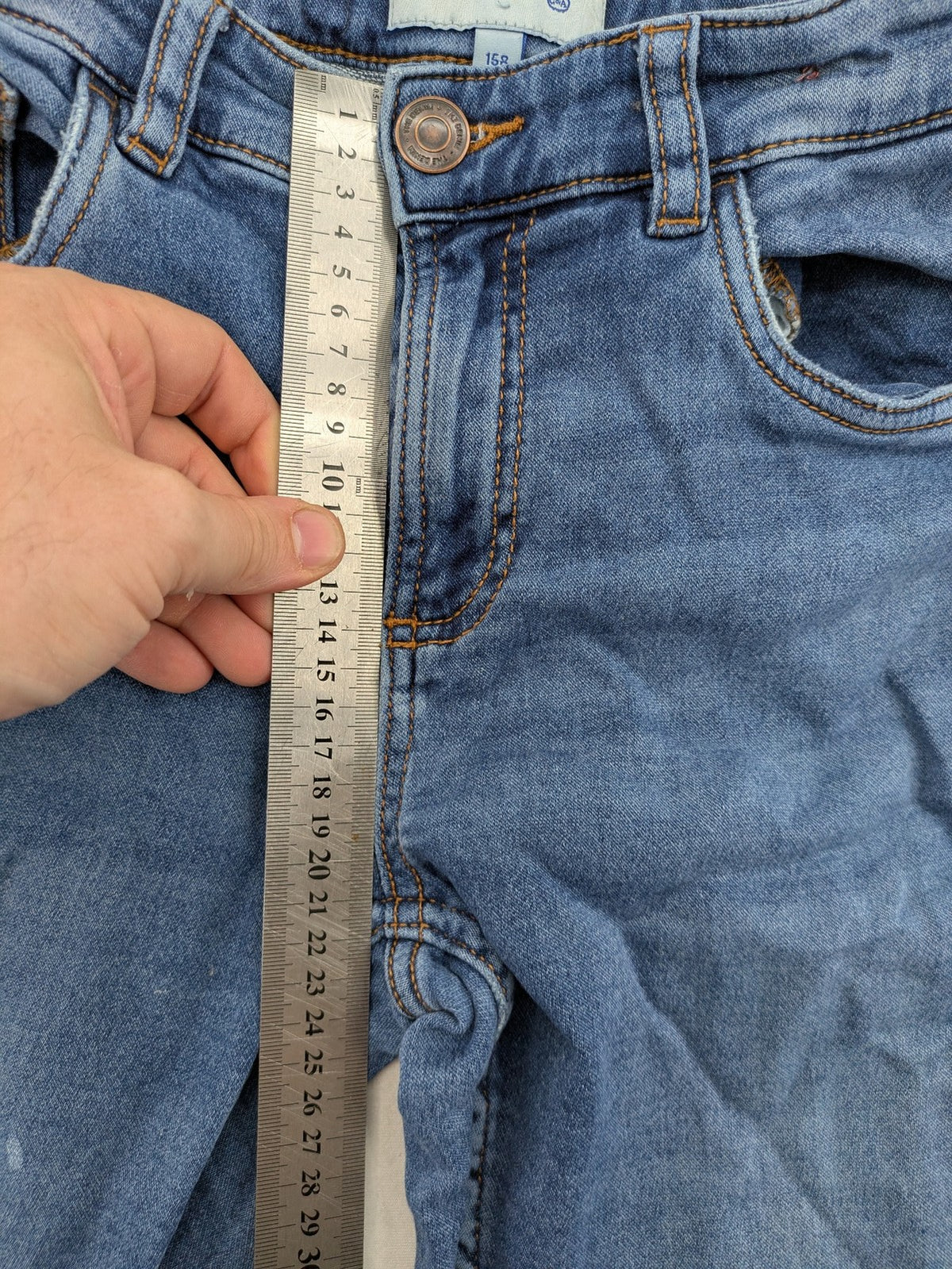 C&A blue straight jeans medium wash 5-pocket style with zipper and button closure