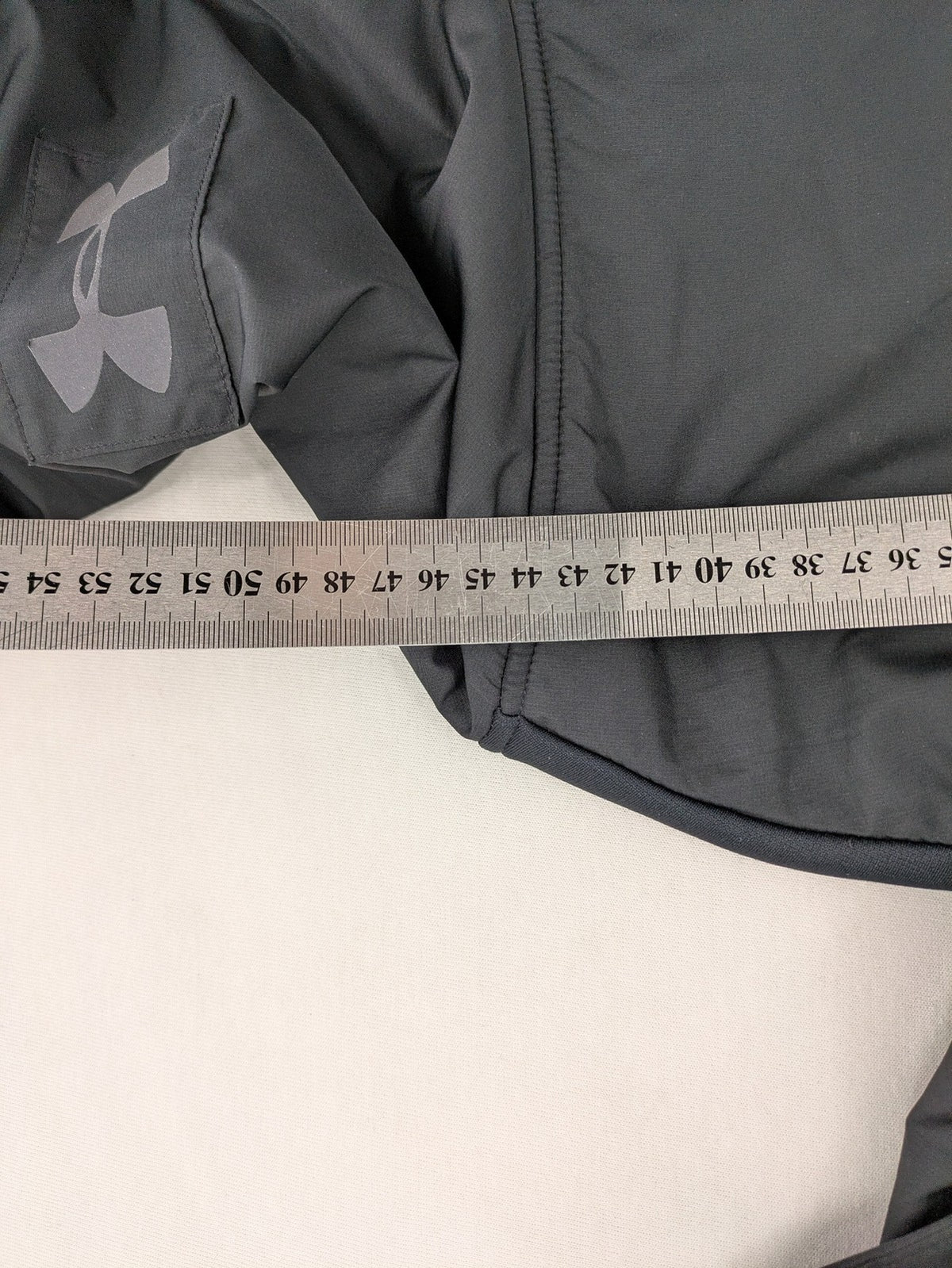 Under Armour grey ColdGear hoodie anorak with quarter zip and adjustable hood.