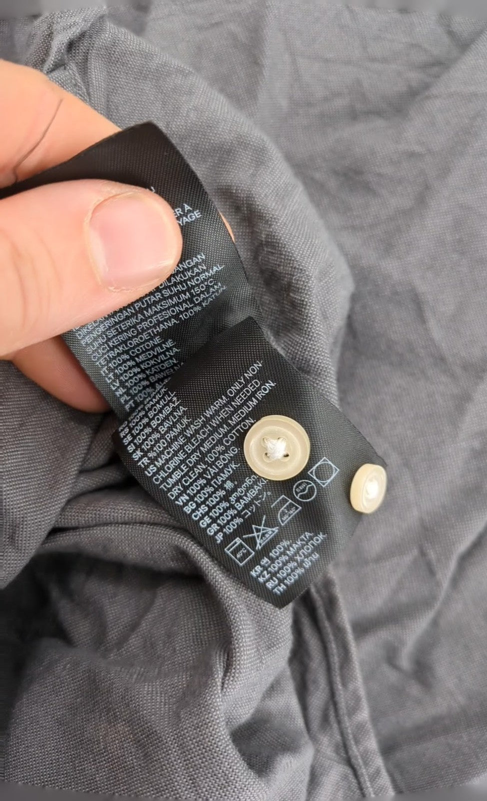 H&M L.O.G.G. grey button-down shirt, regular fit, single chest pocket, cotton material.