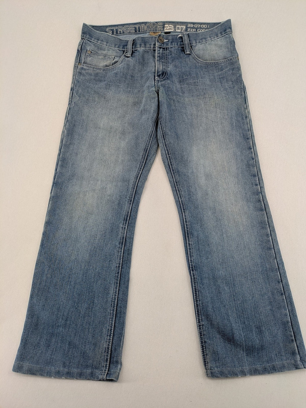 Livergy blue straight jeans with "Streetmove" logo, classic 5-pocket style, cotton-polyester blend.