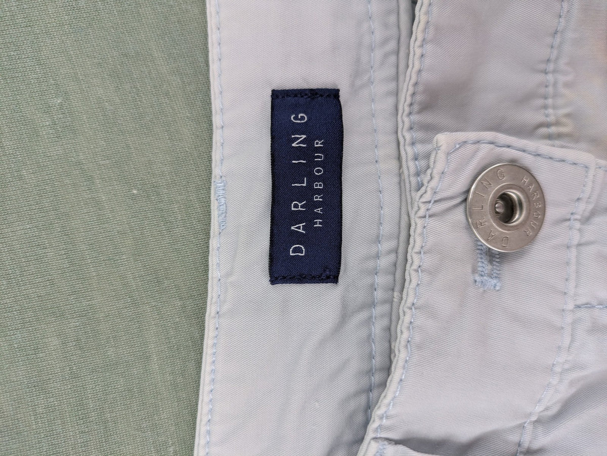 Darling Harbour white chino pants with patterned pocket lining and stretch cotton material.