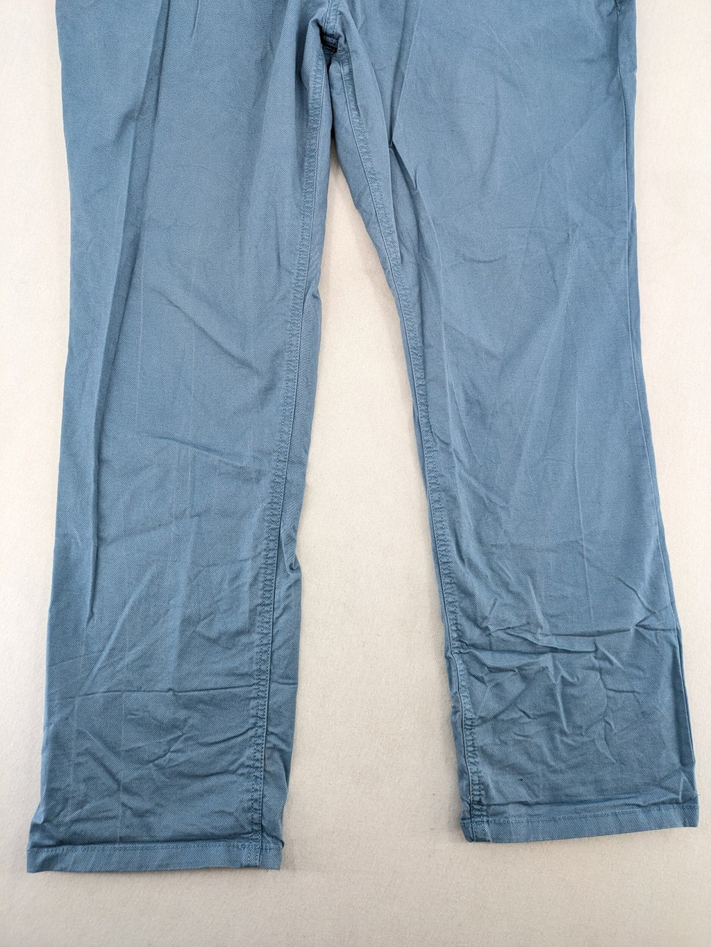 C&A blue chino pants regular fit 5-pocket design with zipper, made of cotton stretch.