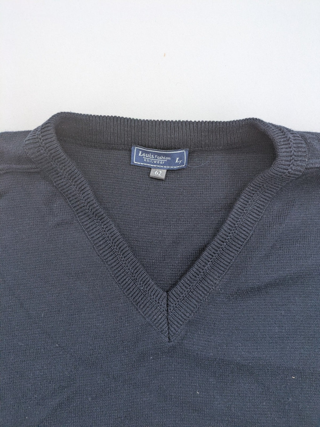 Louis Fashion grey turtle neck jumper with V-neck and ribbed cuffs.