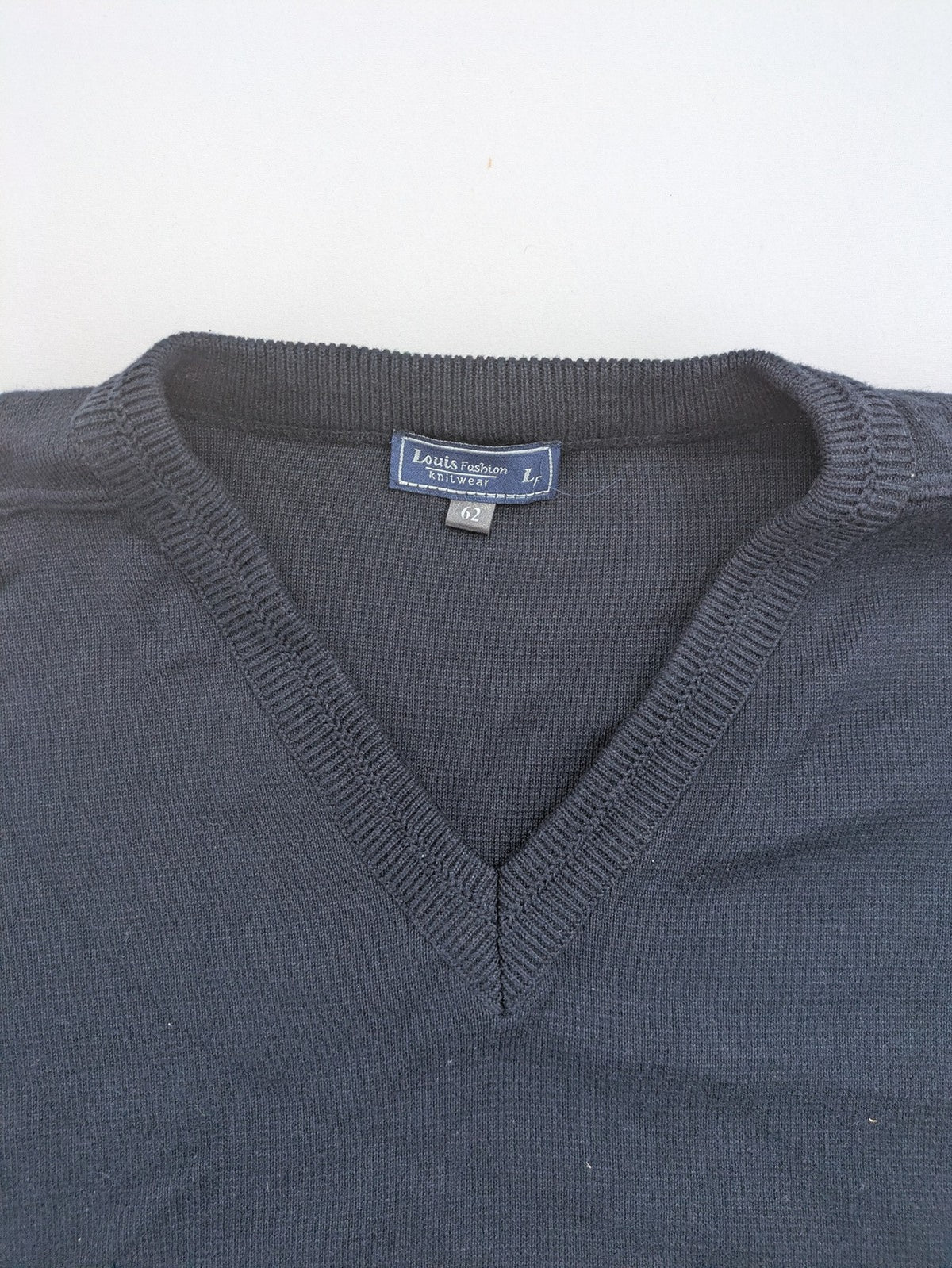 Louis Fashion grey turtle neck jumper with V-neck and ribbed cuffs.