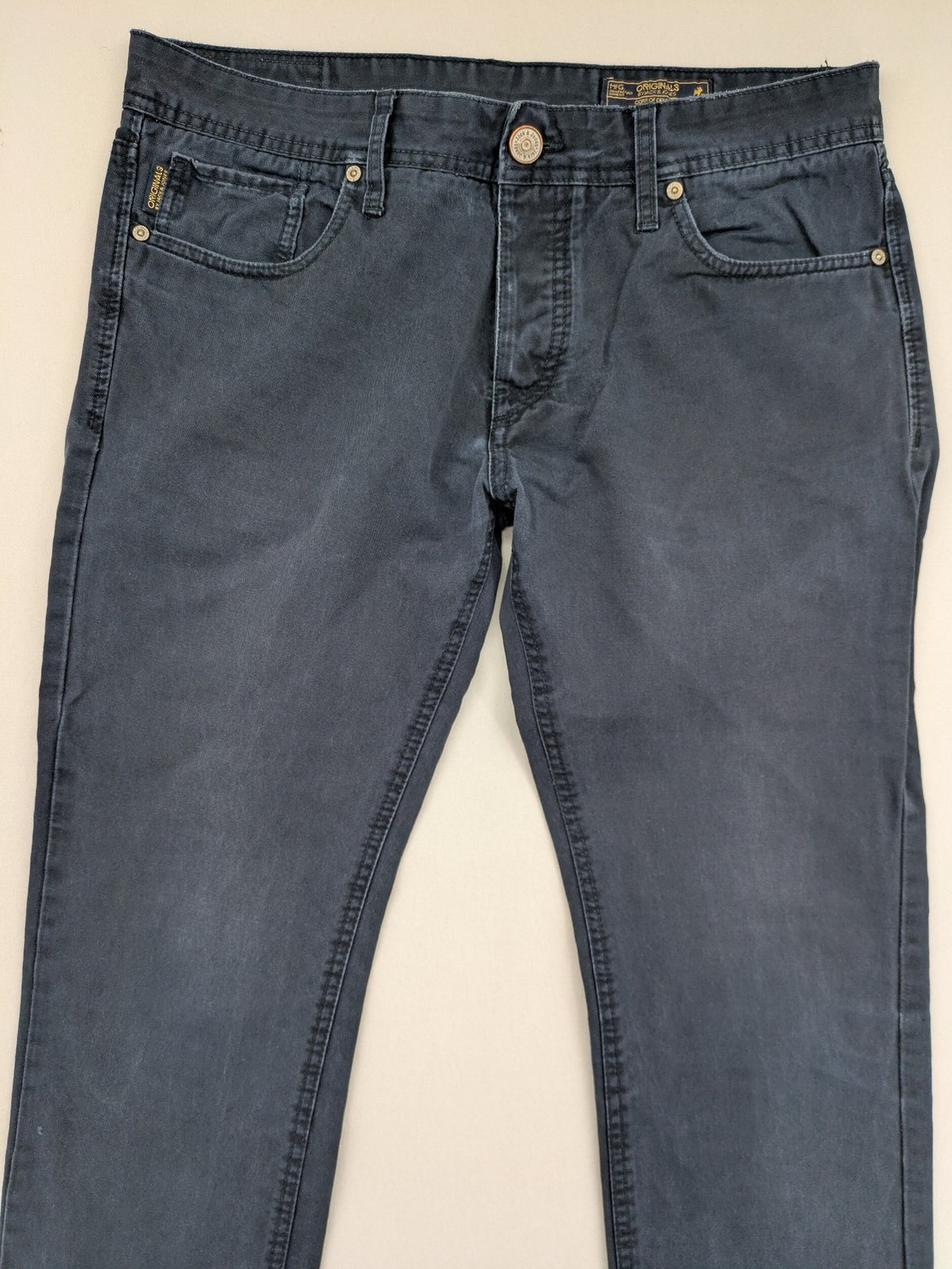 Jack & Jones Originals blue straight jeans, classic 5-pocket design, high-quality denim.