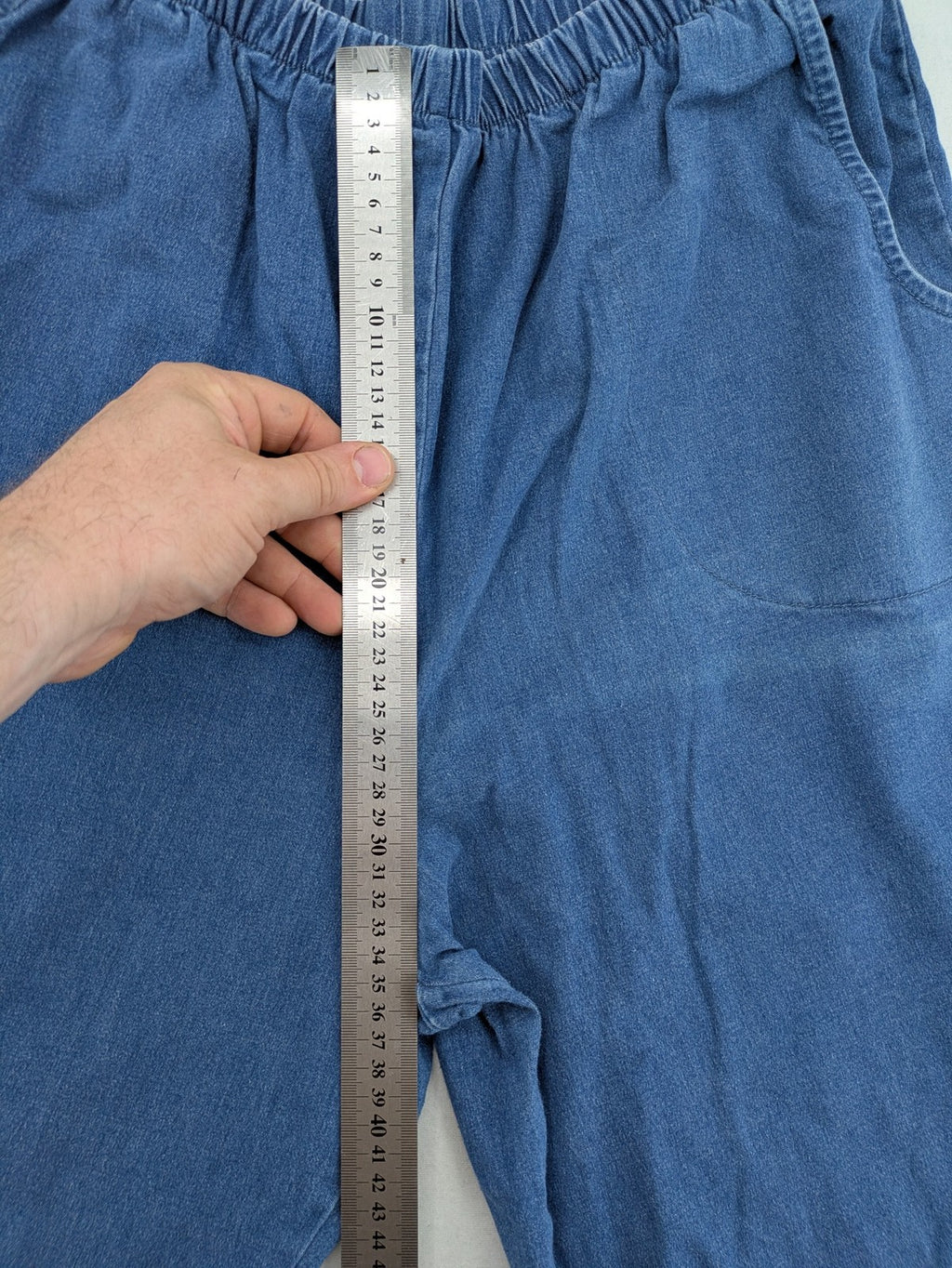 Denim & Co. blue capri pants with elastic waistband and side pockets, cotton blend.
