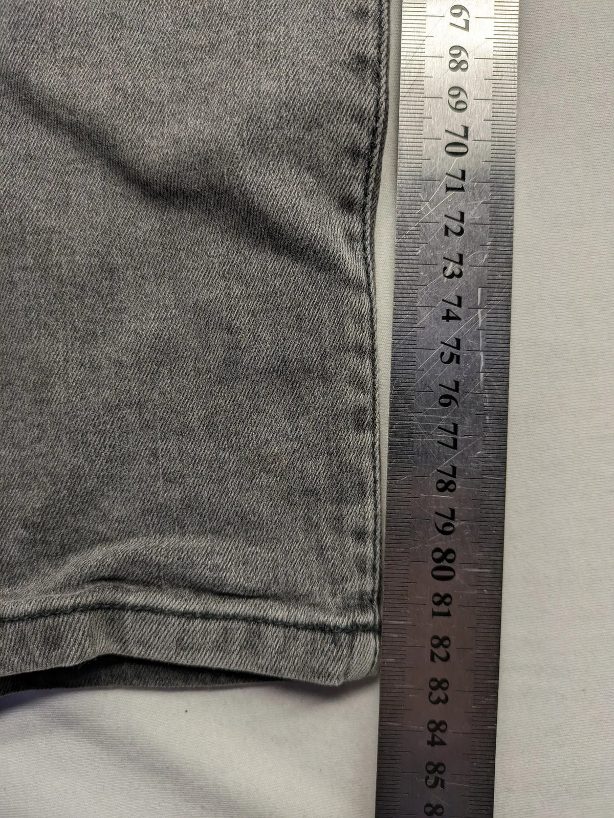Engbers grey straight jeans stone washed with classic 5-pocket design and used look.