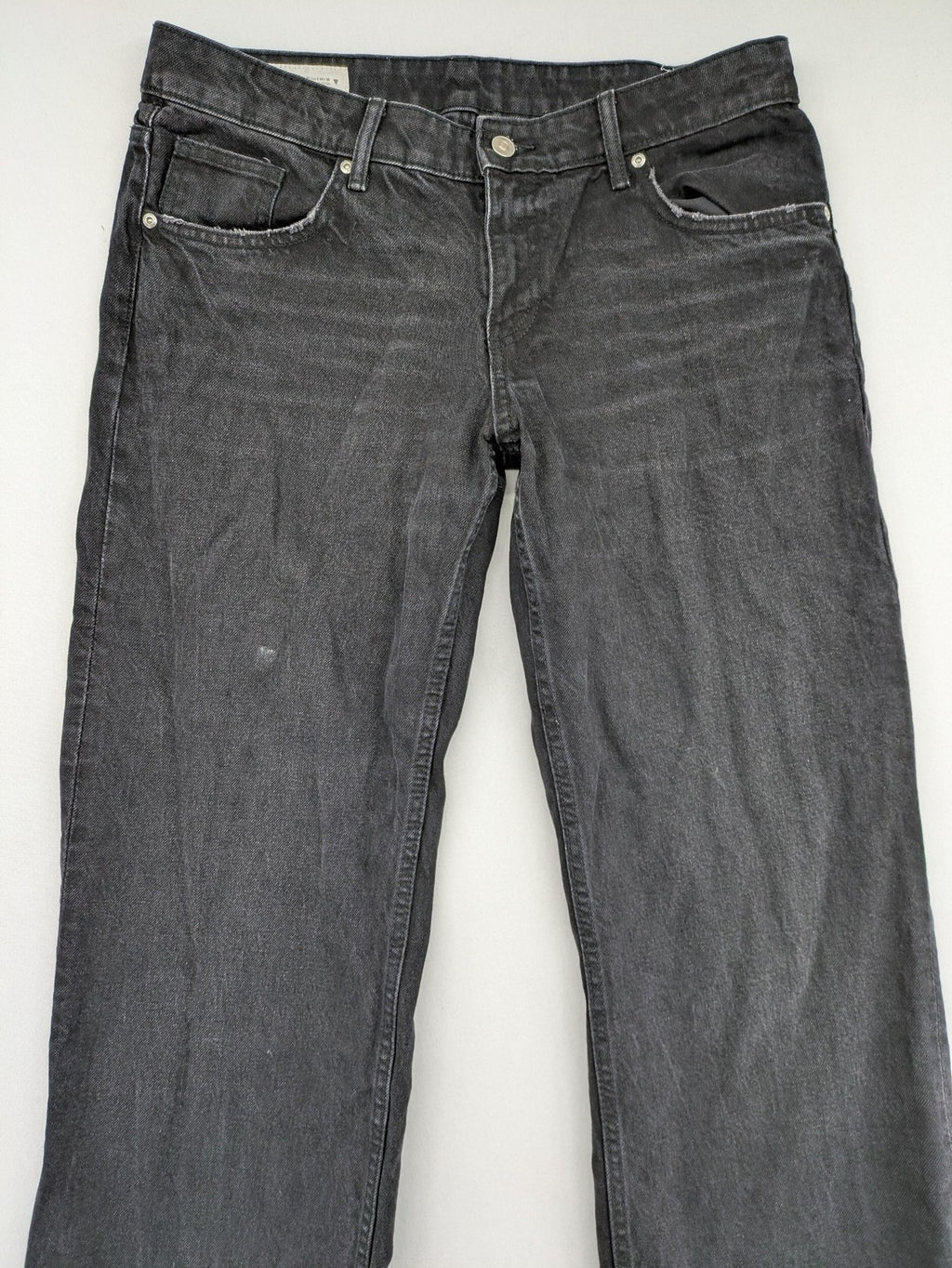 Zara grey straight jeans 5-pocket style with classic button closure and cotton blend material.