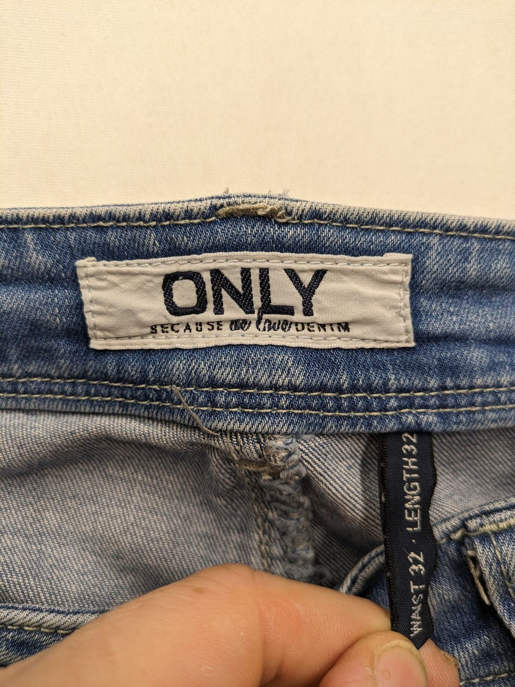 ONLY straight jeans orange pink distressed look with classic 5-pocket design and zipper.