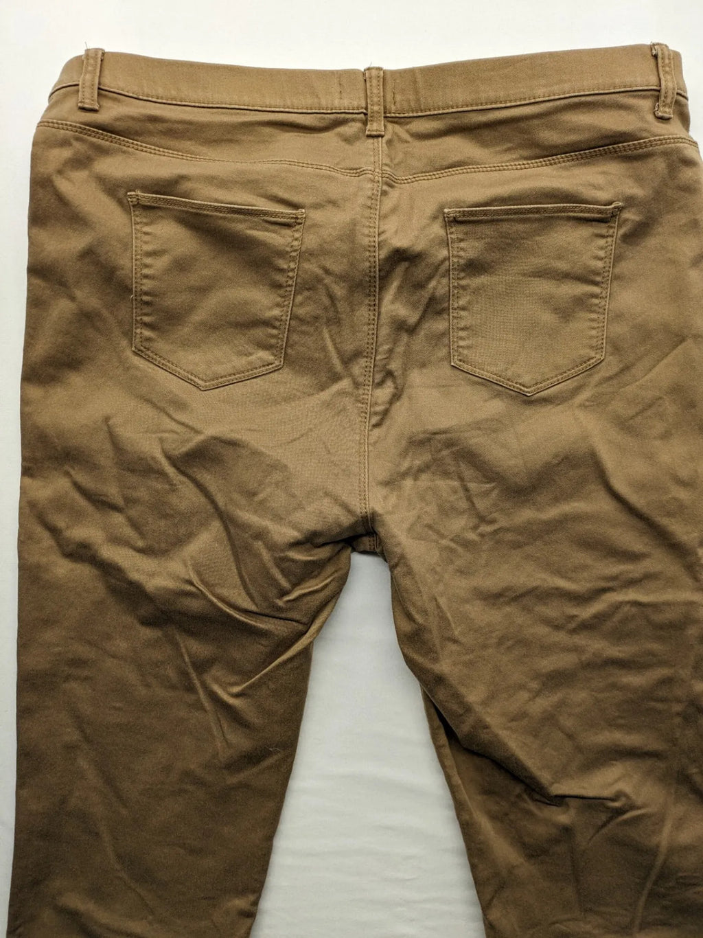 Laura Torelli khaki jeggings slim fit with elastic waistband and functional back pockets.