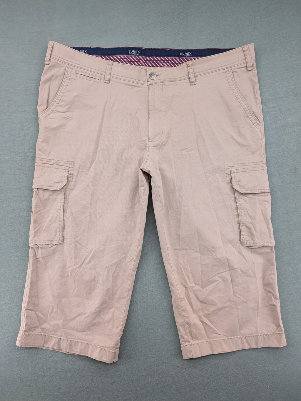 BRAX beige cargo shorts regular cut cotton with multiple pockets and classic design