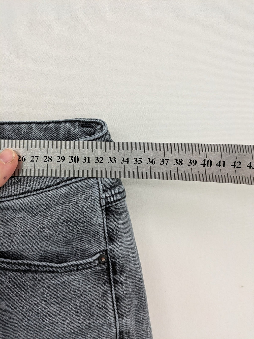 G-Star Raw grey straight jeans with classic 5-pocket design and logo patch.