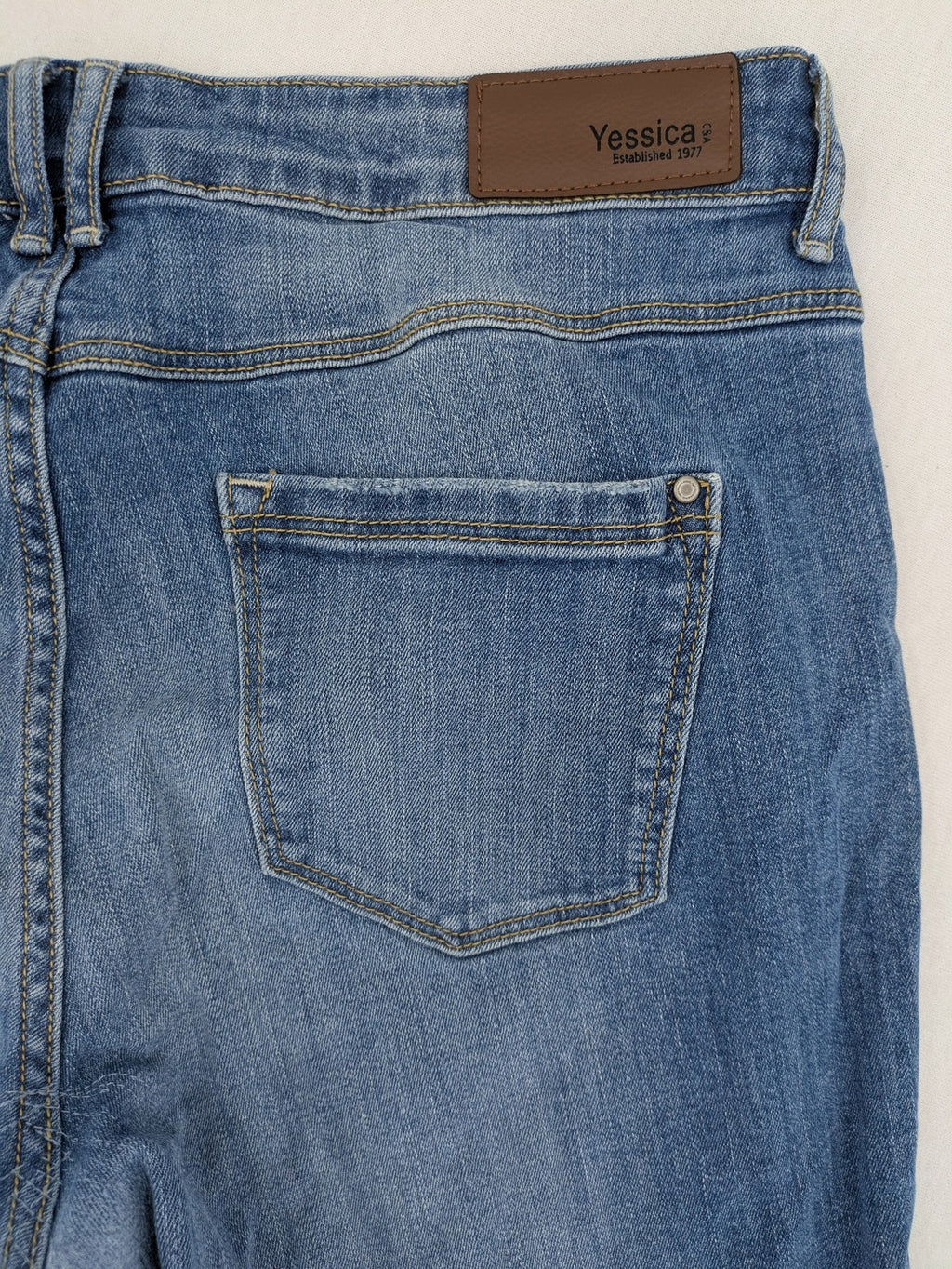 Yessica blue straight jeans distressed details button fly cropped style