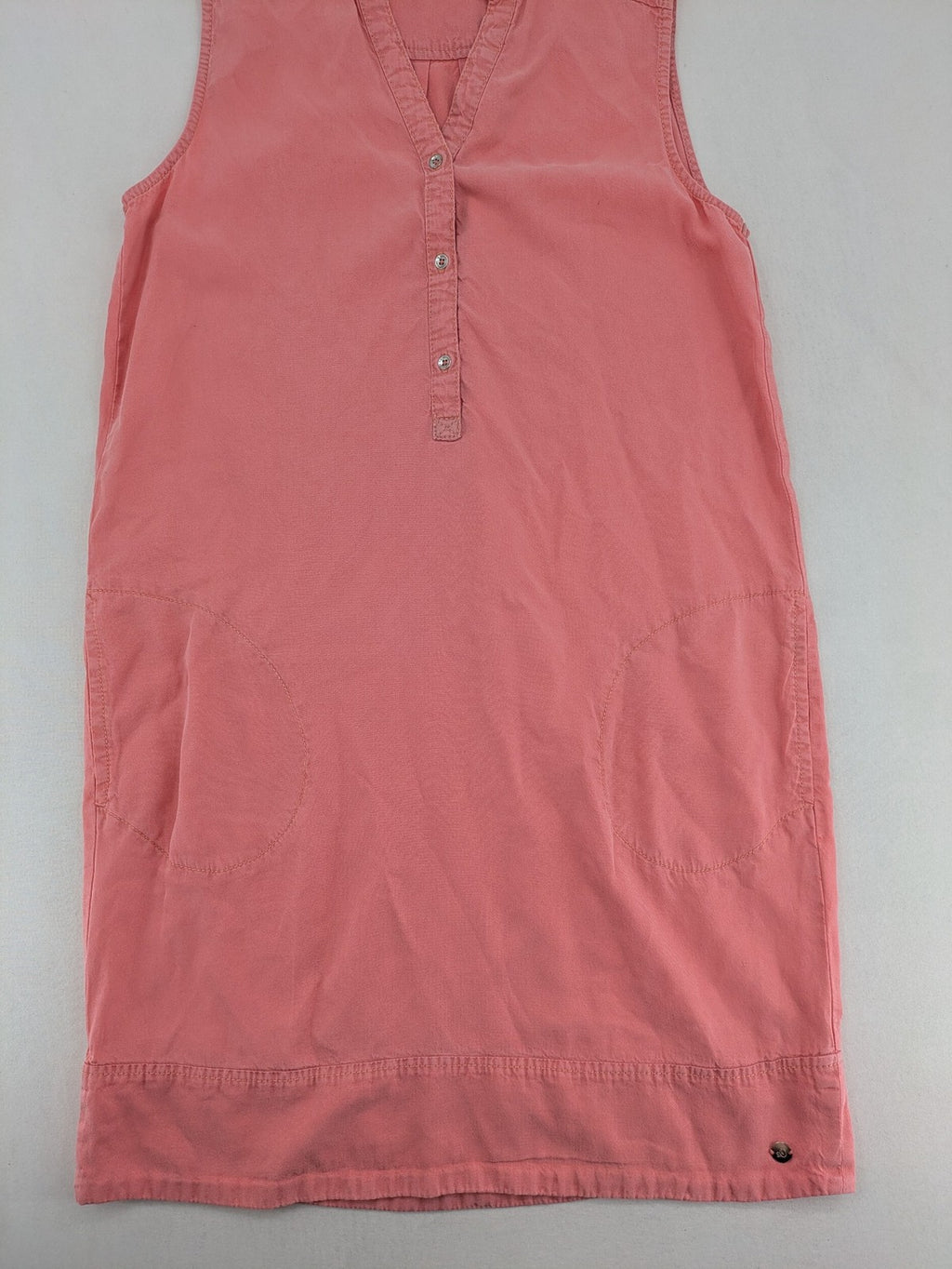 s.Oliver green bridal party dress sleeveless with V-neck and decorative button placket.