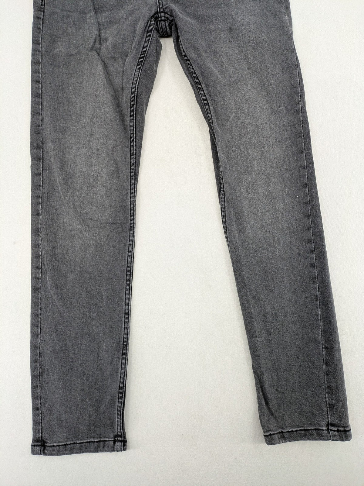 Pier One grey slim fit jeans with classic five-pocket design and washed stretch denim.