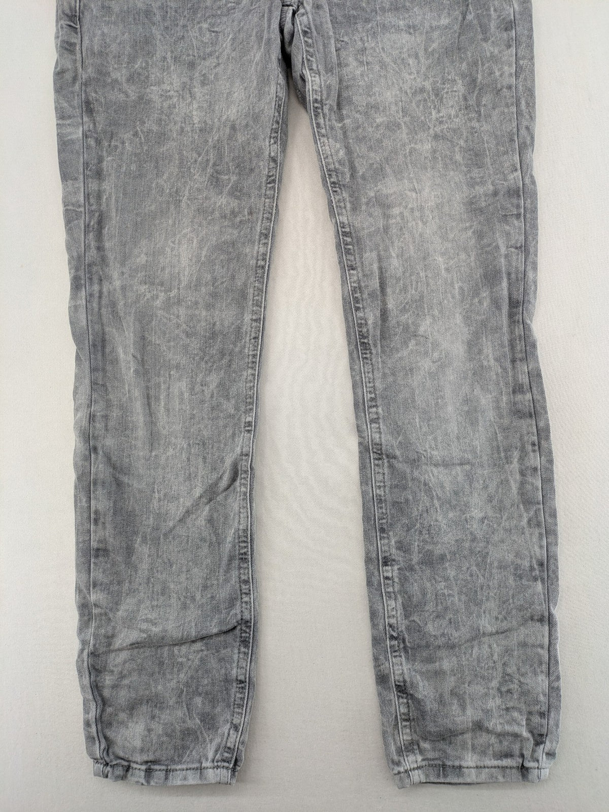 Street One grey straight jeans with button fly, used look, slim fit, cotton blend.