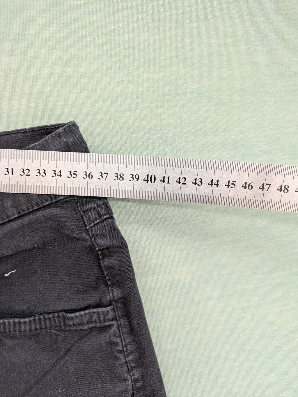 Jack & Sons grey straight jeans with classic 5-pocket design and cotton-elastane blend.