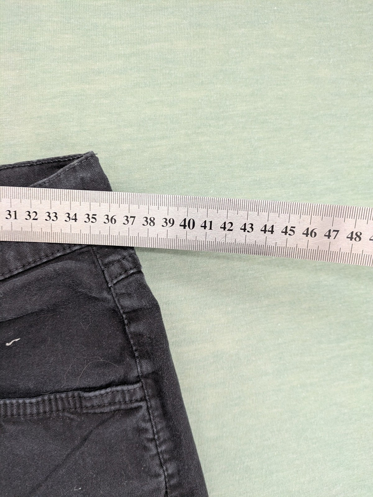 Jack & Sons grey straight jeans with classic 5-pocket design and cotton-elastane blend.