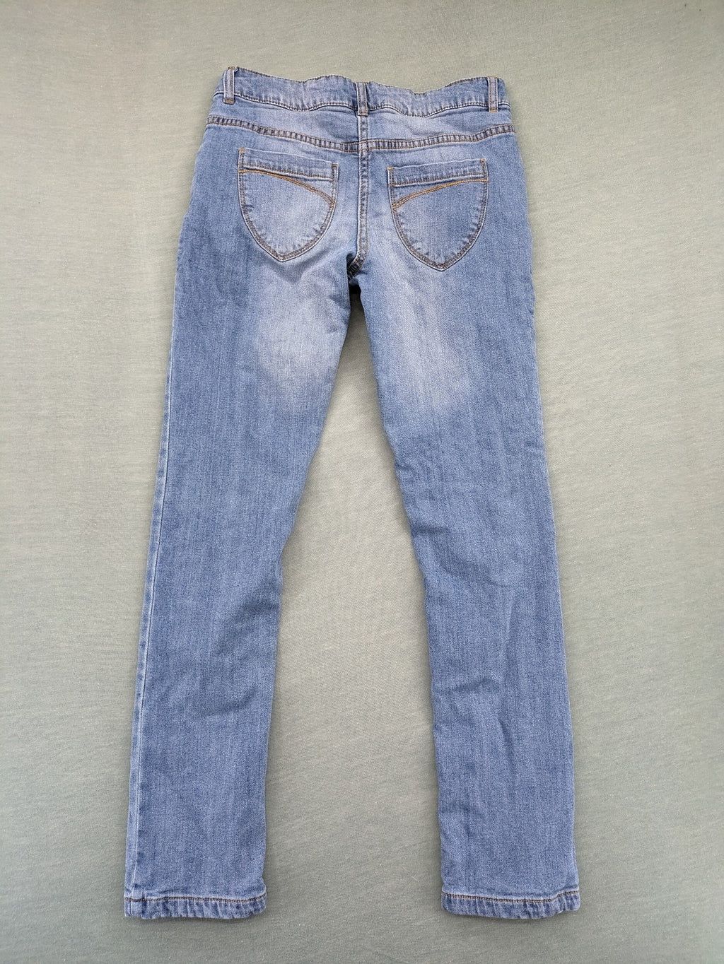 Alive blue straight jeans with classic cut, durable cotton-elastane blend, and button closure.