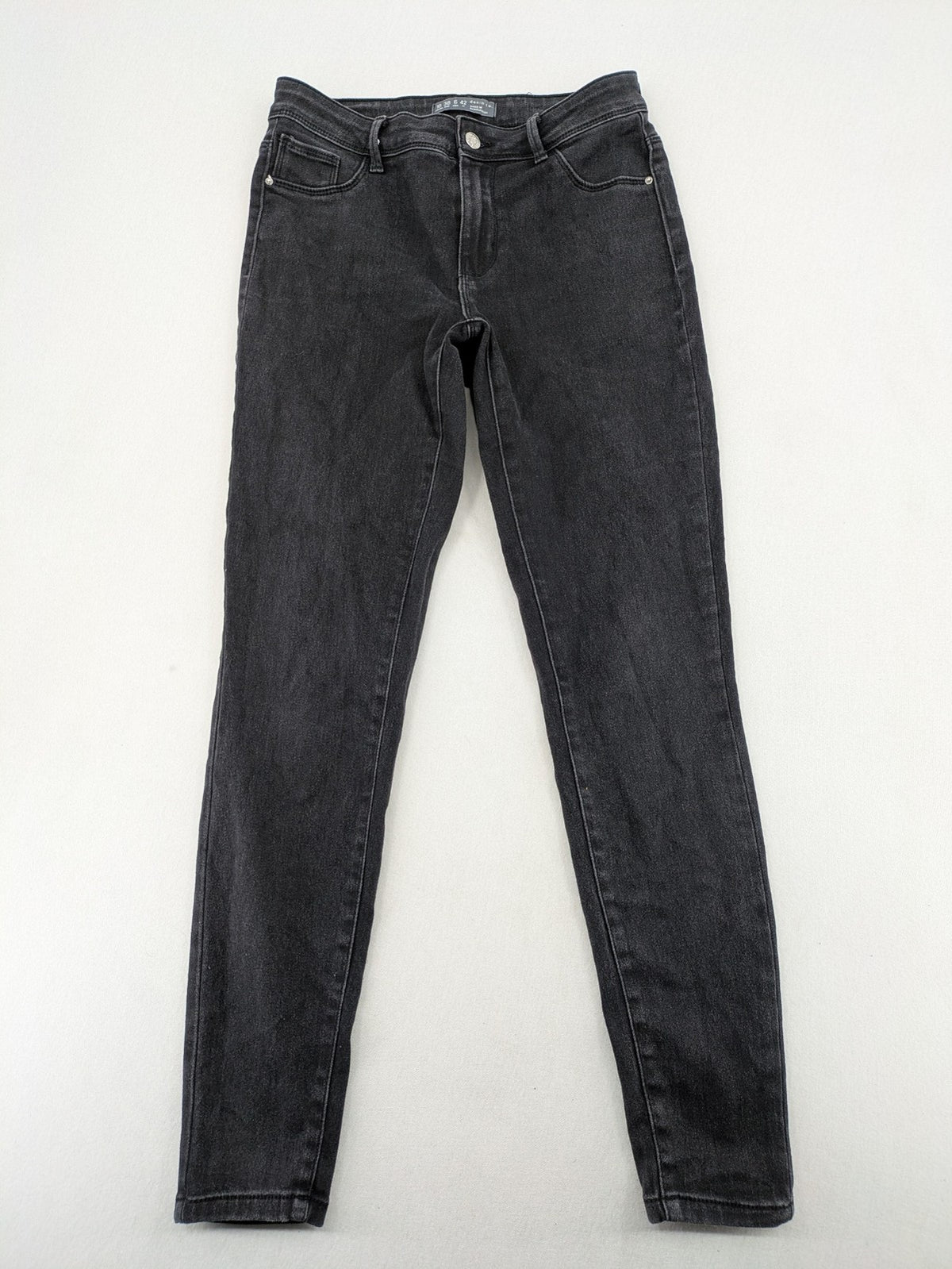 Denim & Co. skinny jeans black washed 5-pocket style with stretch material