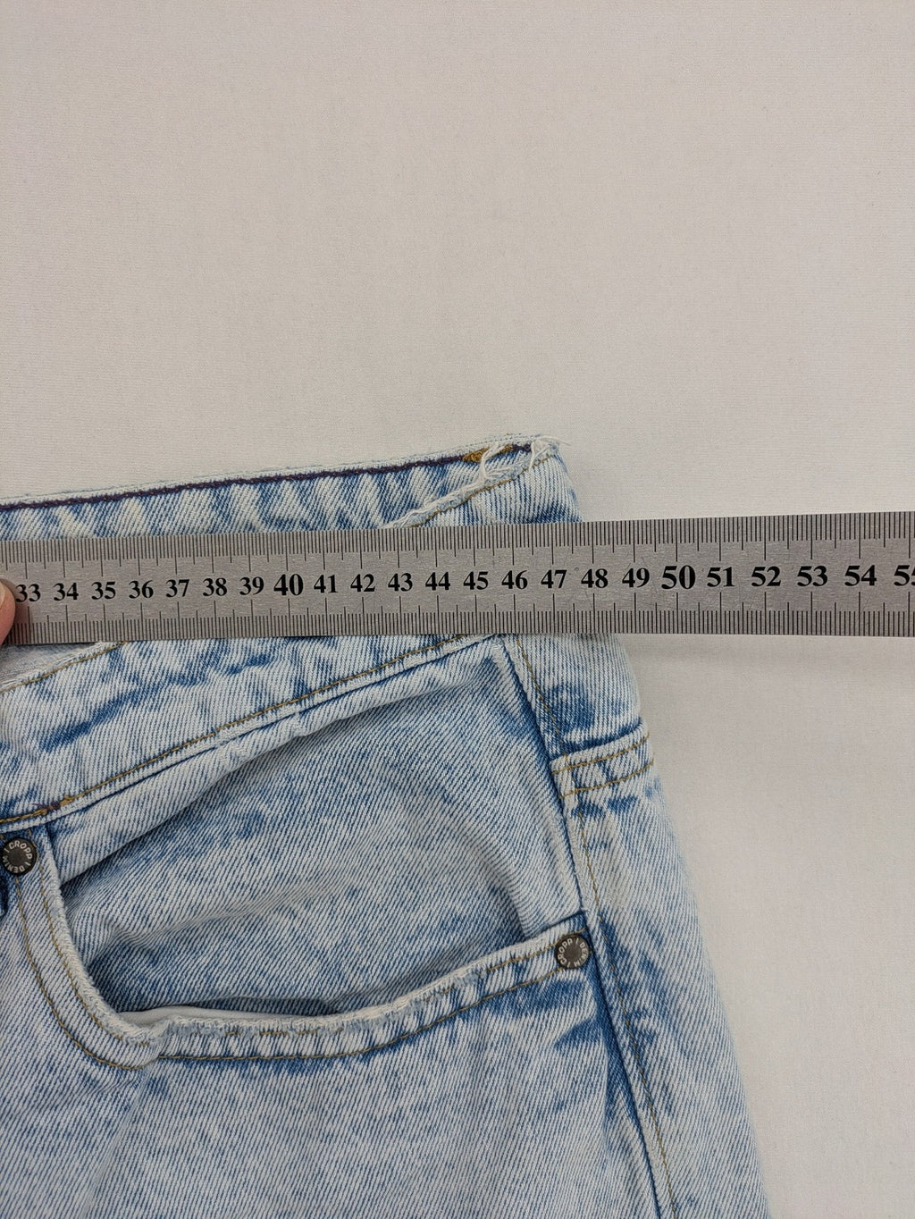 Cropp blue straight jeans 90s fit classic 5-pocket design durable denim material
