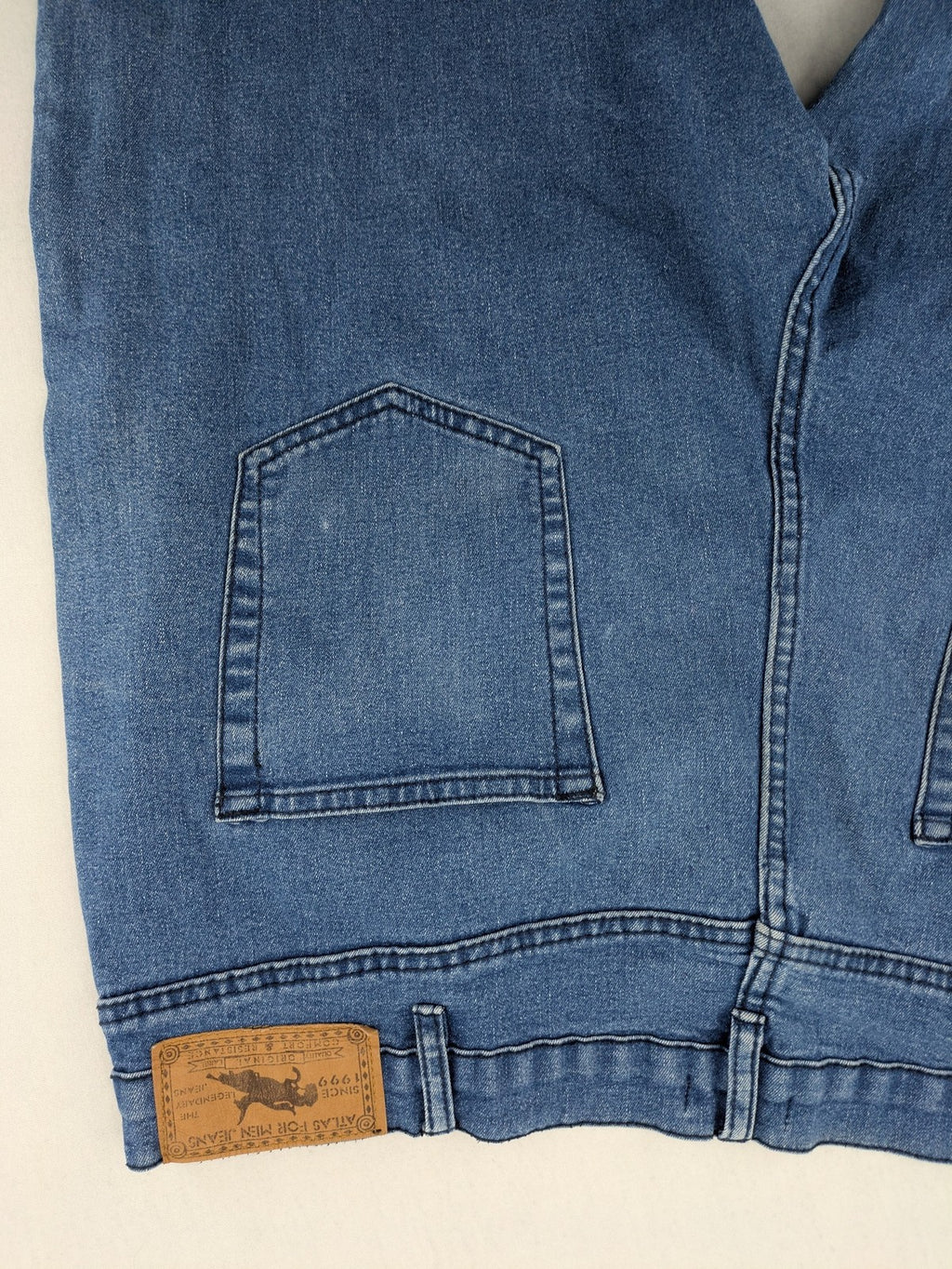 Atlas For Men blue straight jeans classic fit 5-pocket design medium wash denim
