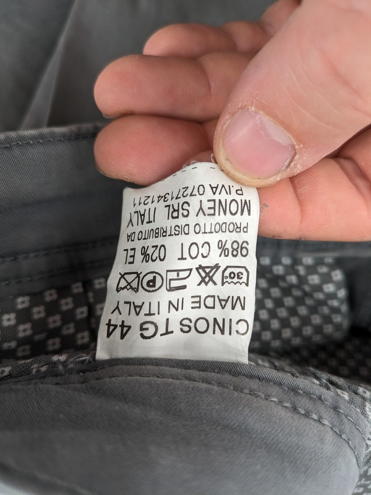Money grey chino pants slim fit cotton stretch made in Italy with button closure.