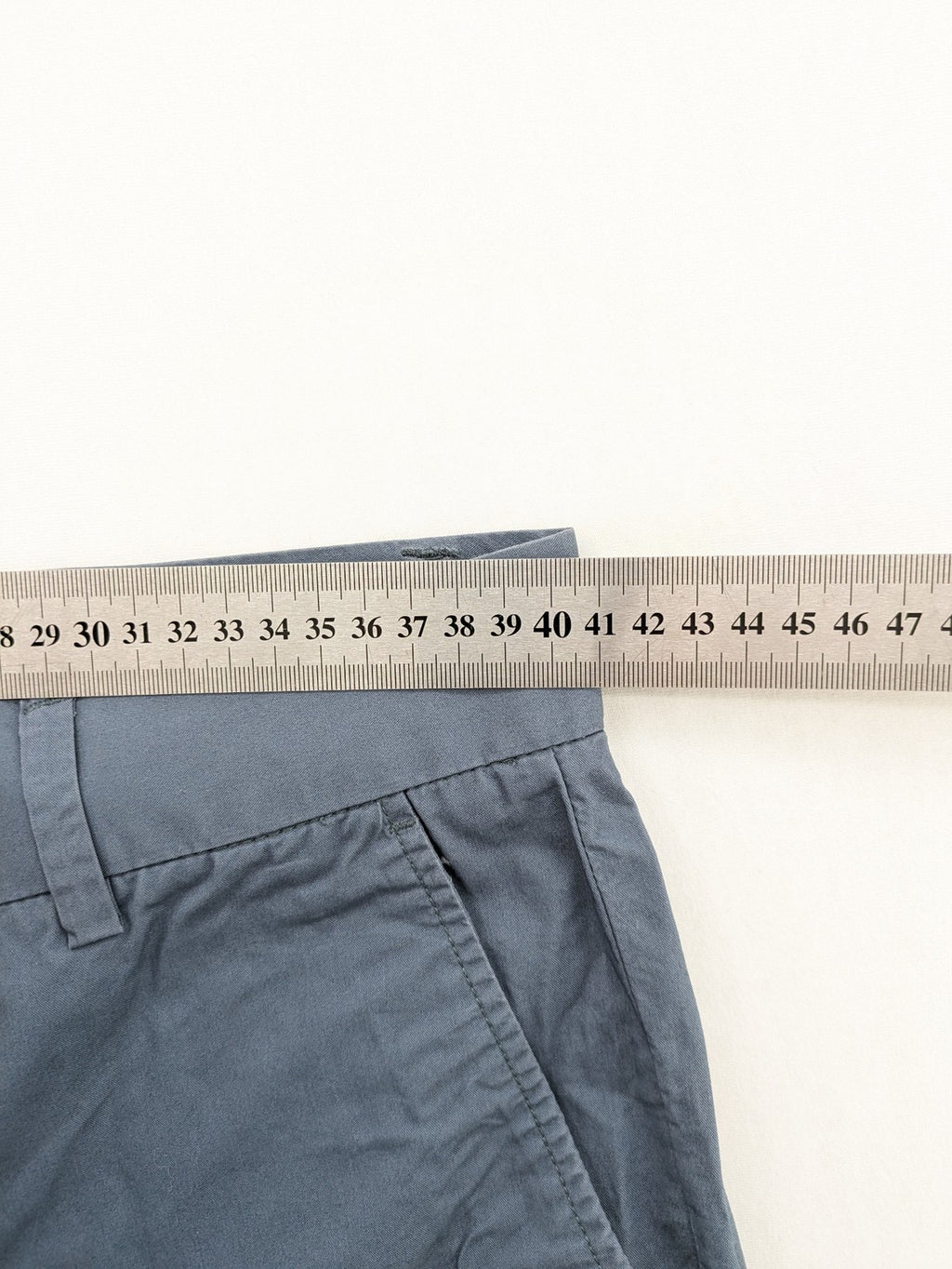 H&M blue chino shorts classic style with button and zipper, 100% cotton.