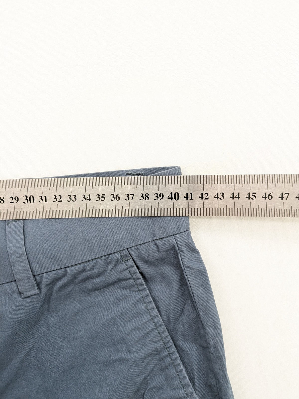H&M blue chino shorts classic style with button and zipper, 100% cotton.