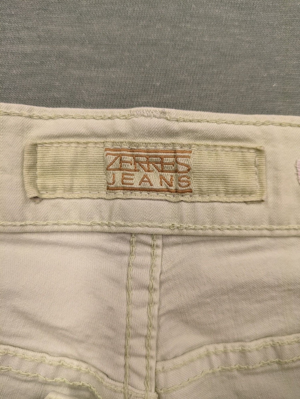 Zerres beige Capri pants soft cotton blend with zip pockets and Comfort-N logo.