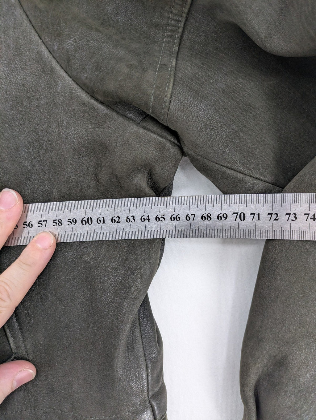 Sonderson grey leather jacket size 52, robust design with patterned lining and YKK zipper.