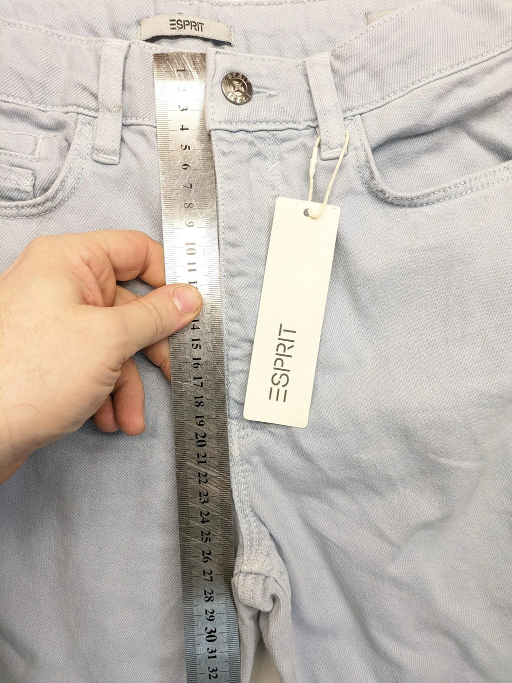 Esprit blue mom fit jeans high waist with classic 5-pocket design and logo.