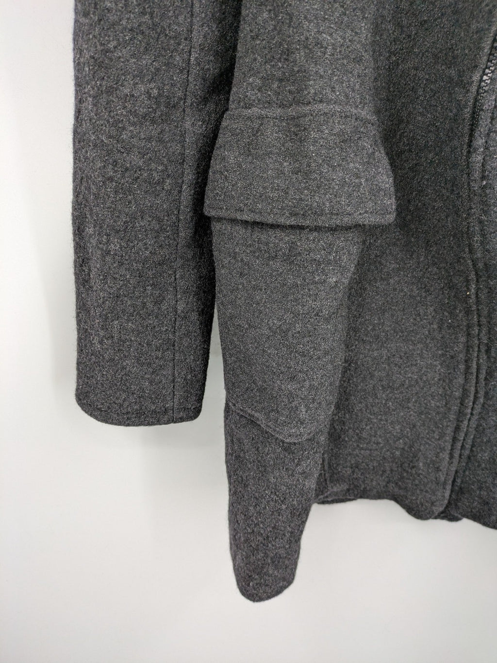 Mamalila grey coat 100% wool with hood and practical pockets, stylish design.