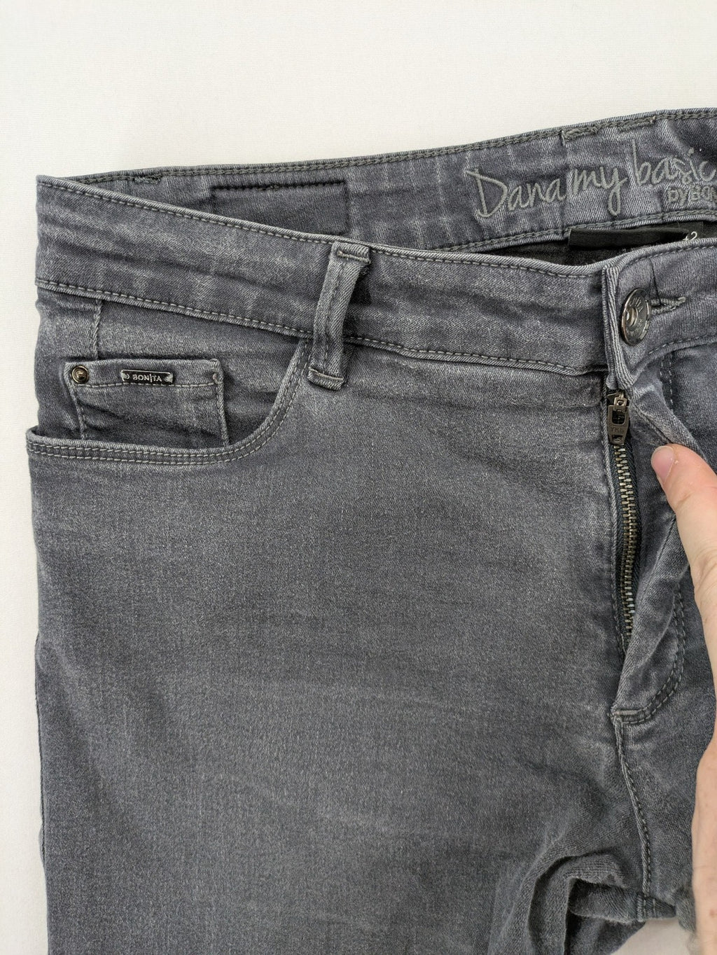 Bonita grey straight jeans 5-pocket style with stretch material and slim fit design.