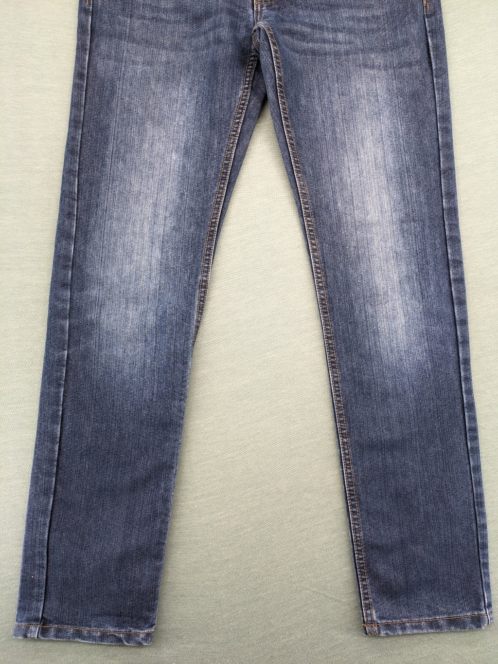 Charles Vögele blue straight jeans with classic 5-pocket style and regular waist.