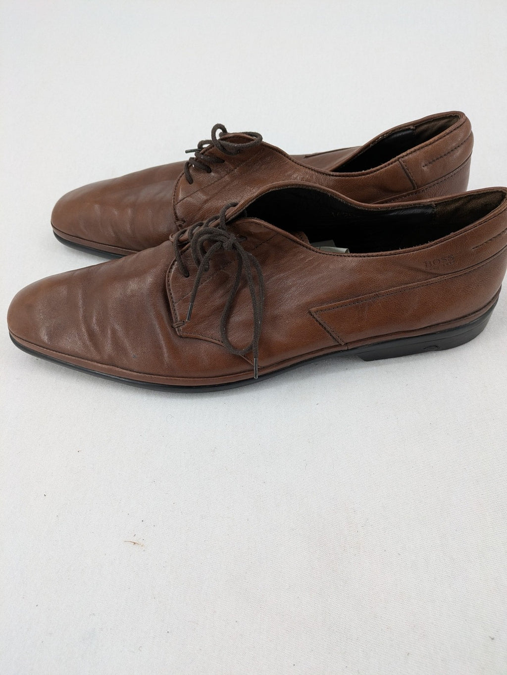 BOSS Hugo Boss brown deck shoes genuine leather classic design made in Italy.