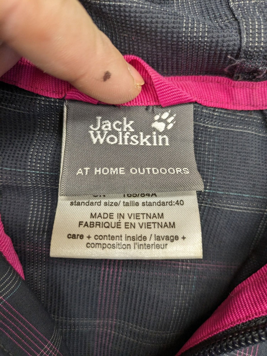 Jack Wolfskin pink softshell jacket grey check pattern, Flex Shield technology, hooded.