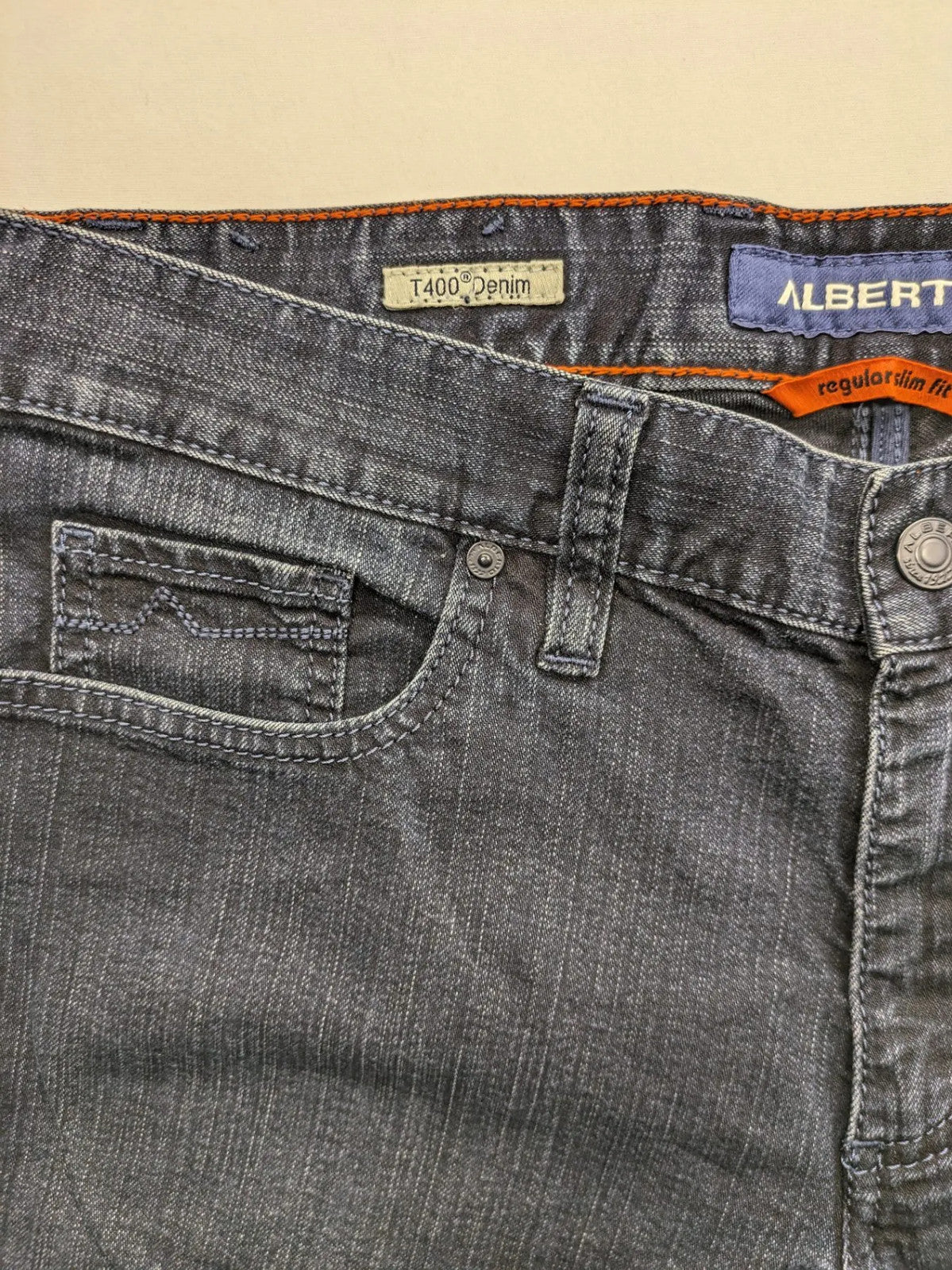 ALBERTO straight jeans dark blue five-pocket style with zipper, made from stretch denim.