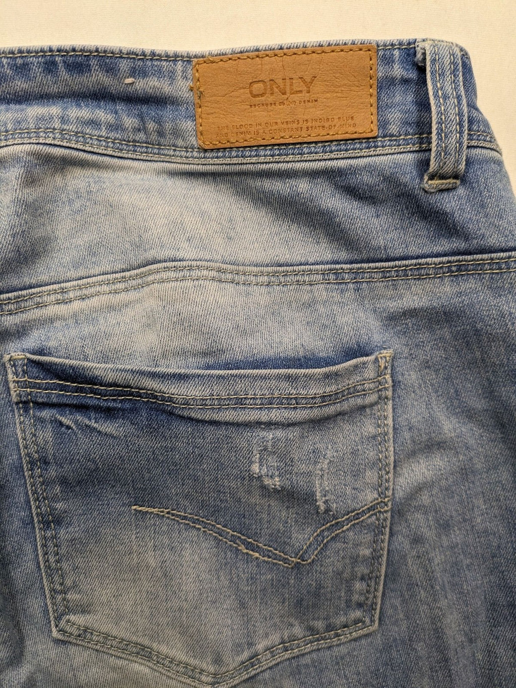 ONLY straight jeans orange pink distressed look with classic 5-pocket design and zipper.
